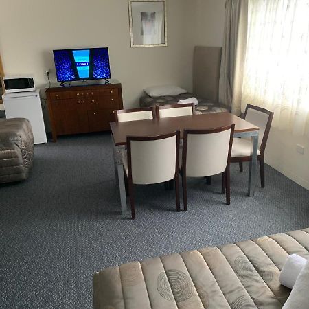 Titania Motel Oberon Εξωτερικό φωτογραφία