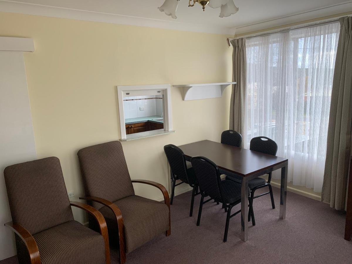 Titania Motel Oberon Εξωτερικό φωτογραφία