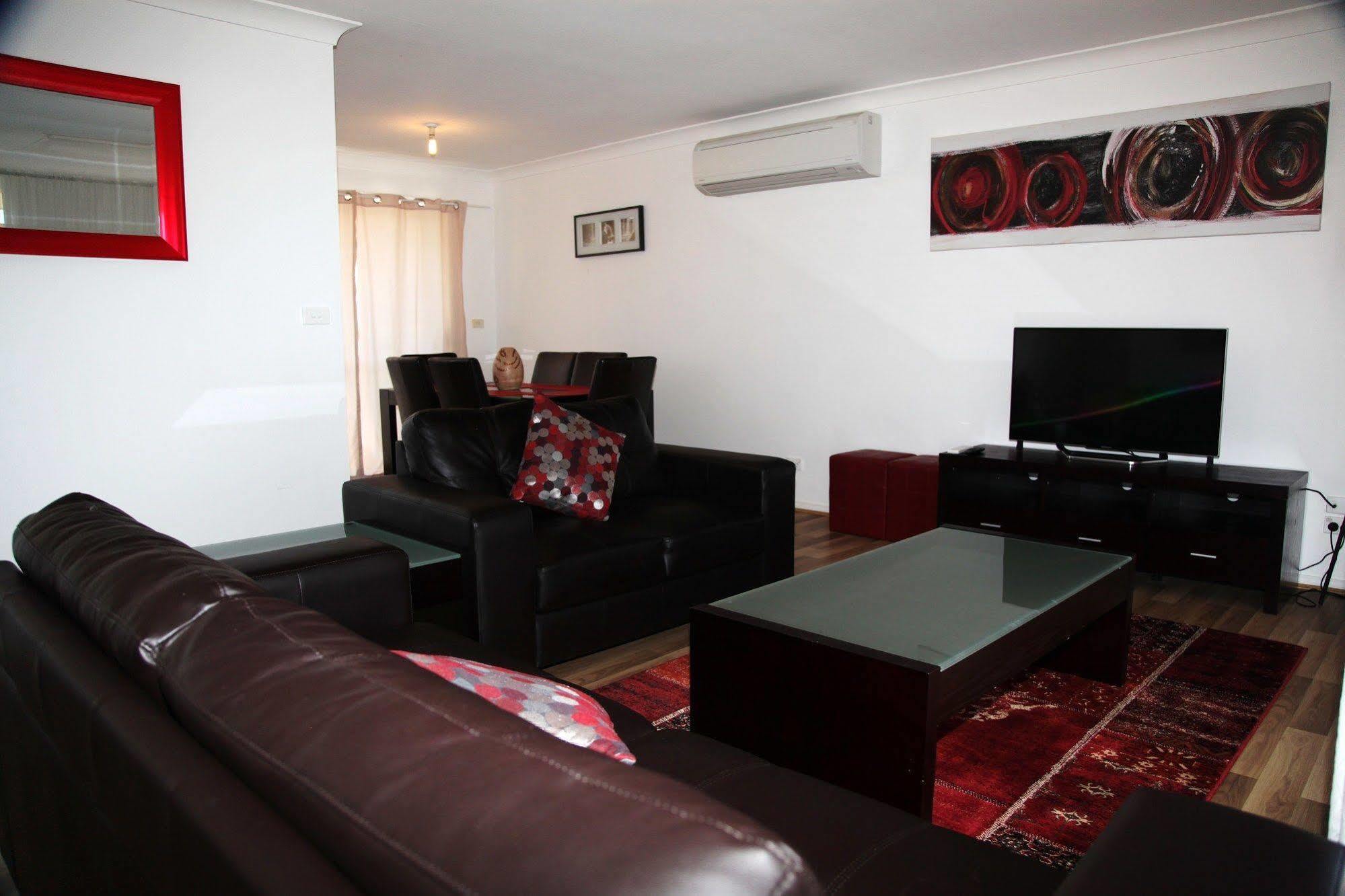 Titania Motel Oberon Εξωτερικό φωτογραφία