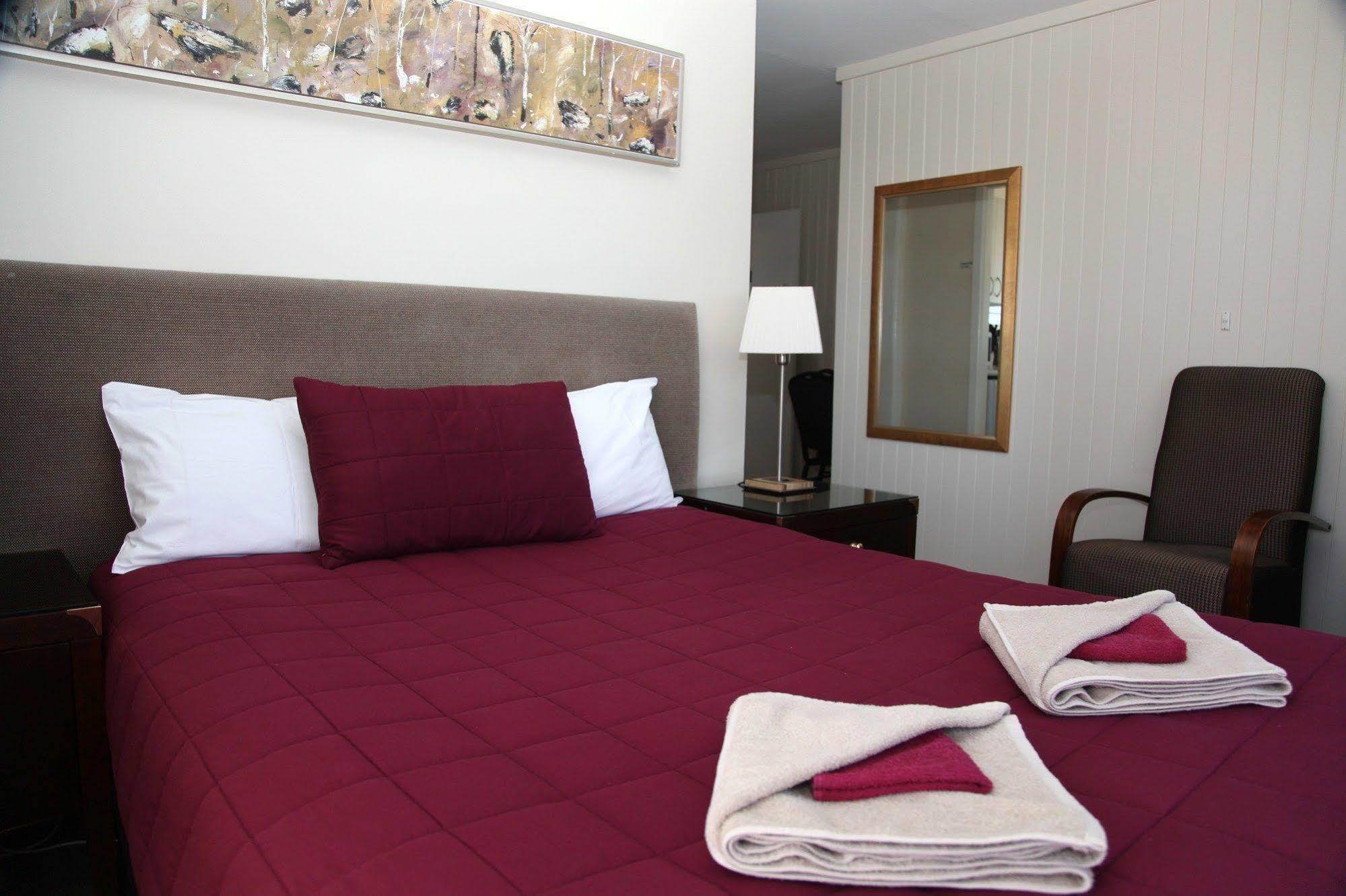 Titania Motel Oberon Εξωτερικό φωτογραφία